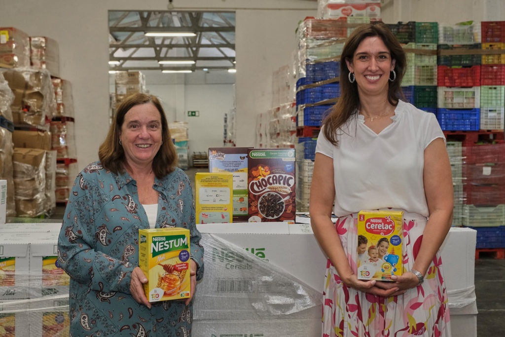 Nestlé Portugal junta sete parceiros da cadeia de valor para oferecerem 10 mil embalagens de alimentos à Rede de Emergência Alimentar 