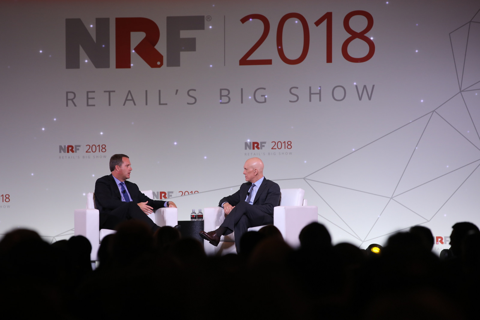 Doug Mc Millon à conversa com Mathew Shay, presidente da National Retail Federation, no primeiro dia do Retail's Big Show 2018